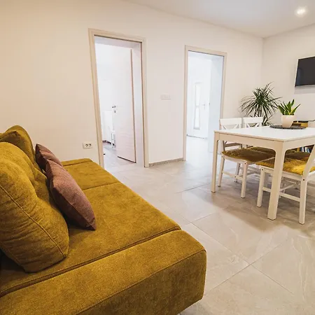 Gotar With Garden Lägenhet Kobarid