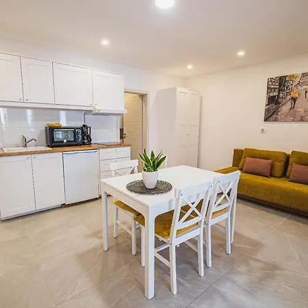 Lägenhet Gotar With Garden *