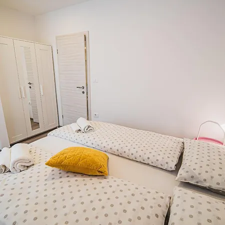 アパート Gotar With Garden コバリード