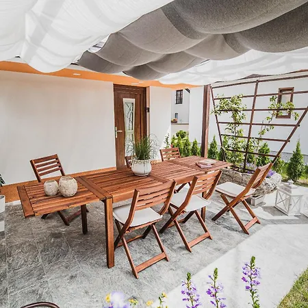 Lägenhet Gotar With Garden