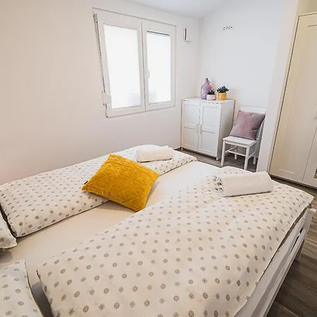 アパート Gotar With Garden *