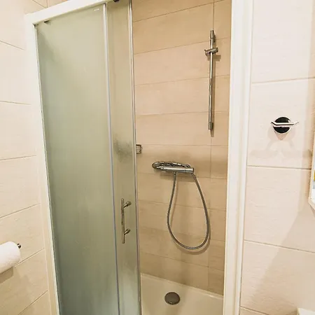 アパート Gotar With Garden *