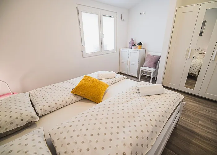 Apartamento Gotar With Garden *